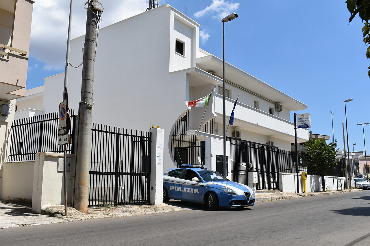 Casarano, presunto spaccio dall'auto: marito e moglie ai domiciliari