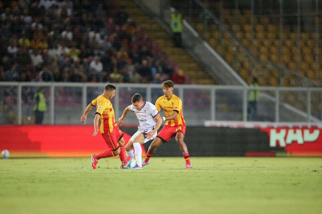 lecce-cagliari belotti tiago gabriel ramadani