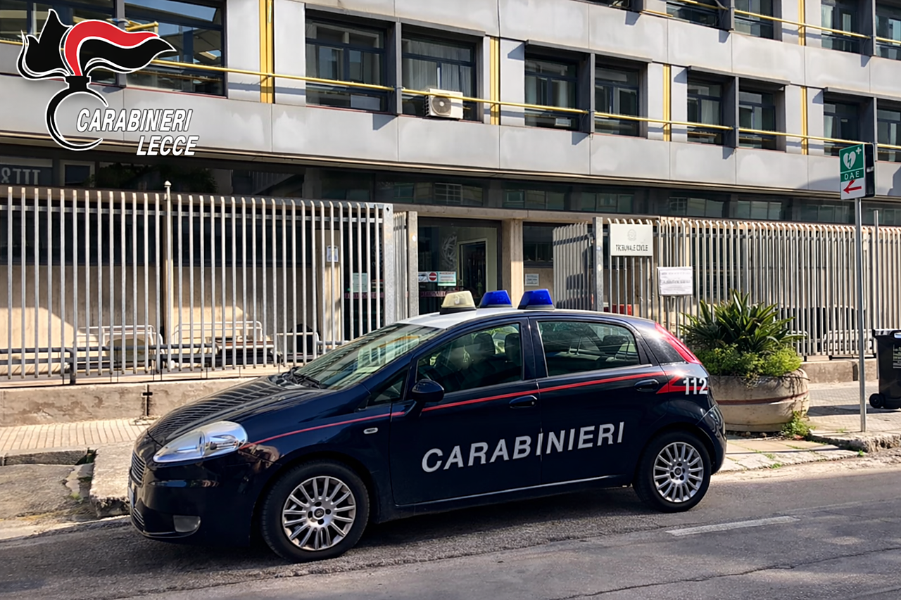 Lecce, tentato furto di una bici e aggressione in via Trinchese: 49enne ai domiciliari