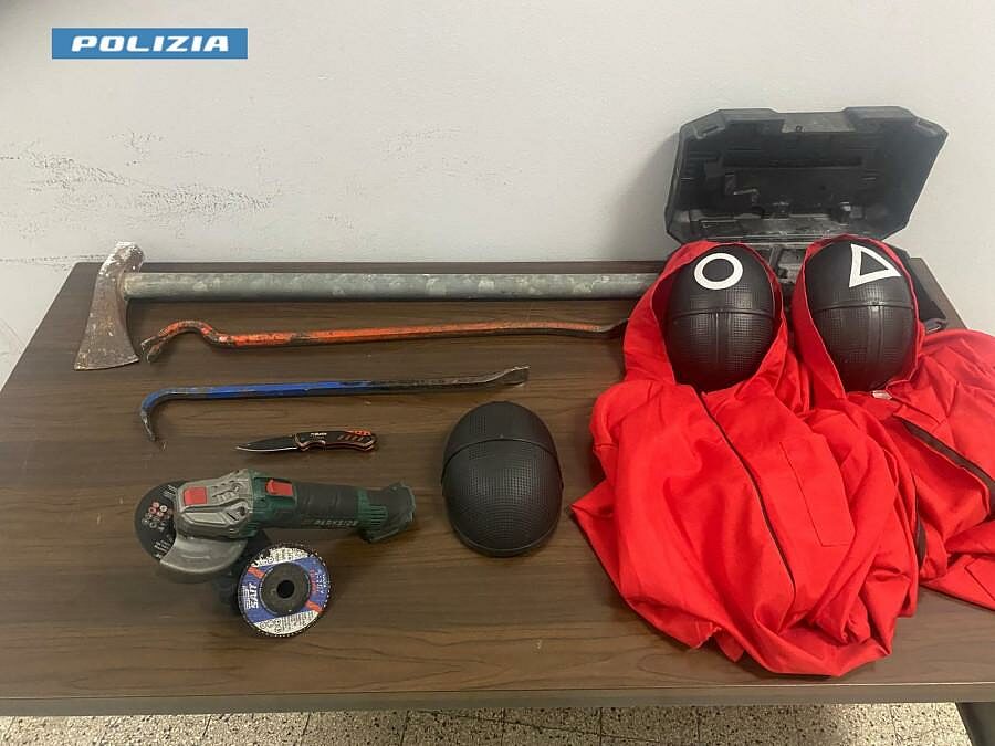 Materiale sequestrato-logo