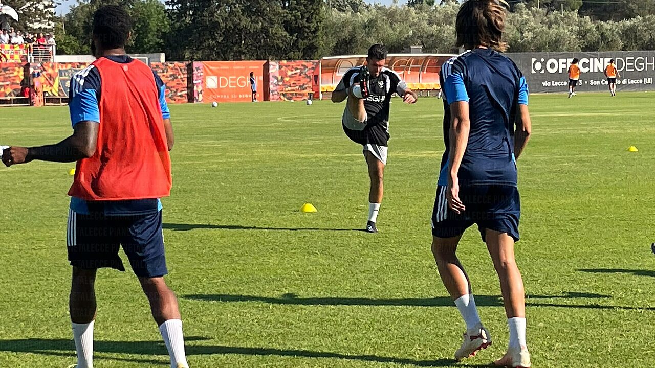 Lecce, le ultime da Martignano: due calciatori in personalizzato, due parzialmente in gruppo