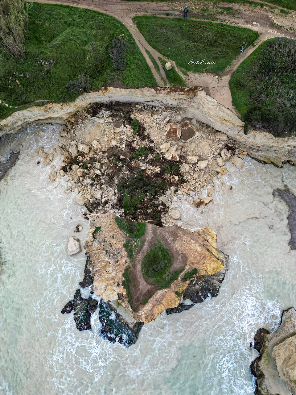Arco dei Faraglioni di Sant’Andrea