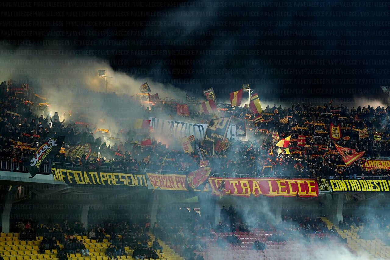 tifosi curva nord lecce