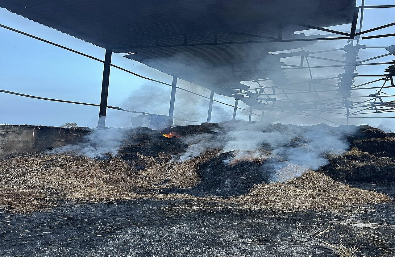 incendio deposito fieno