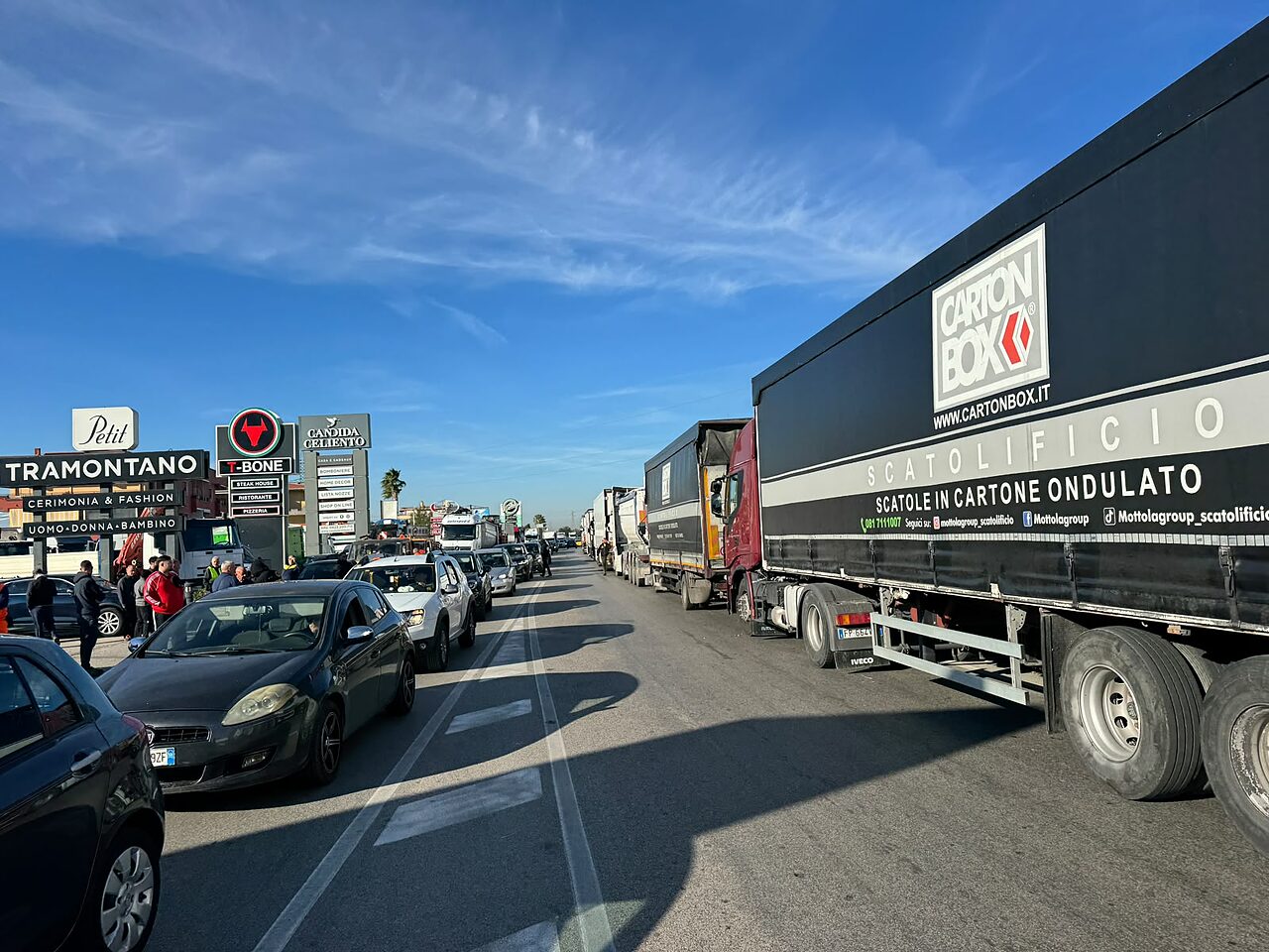 PROTESTE MADDALONI AUTOTRASPORTATORI
