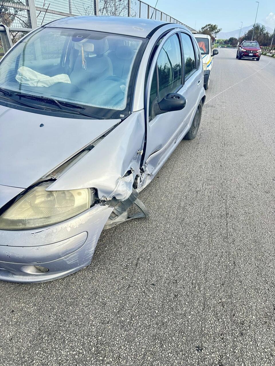 auto distrutta