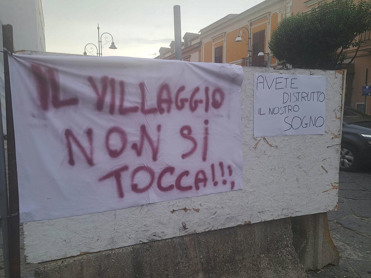striscione villaggio maddaloni