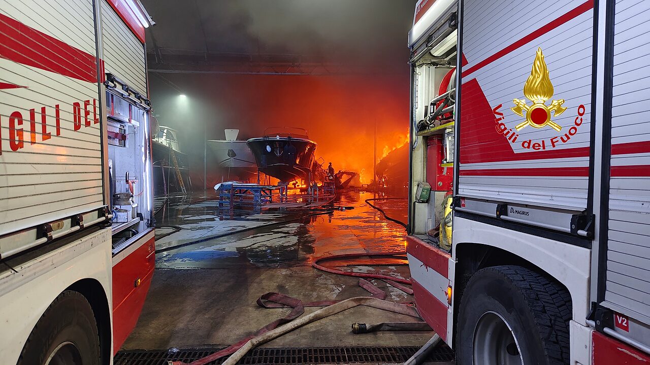 incendio barche