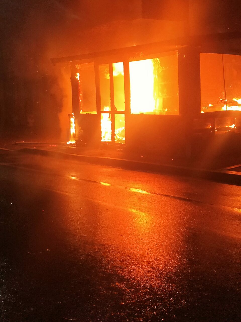 incendio pizzeria anjuly
