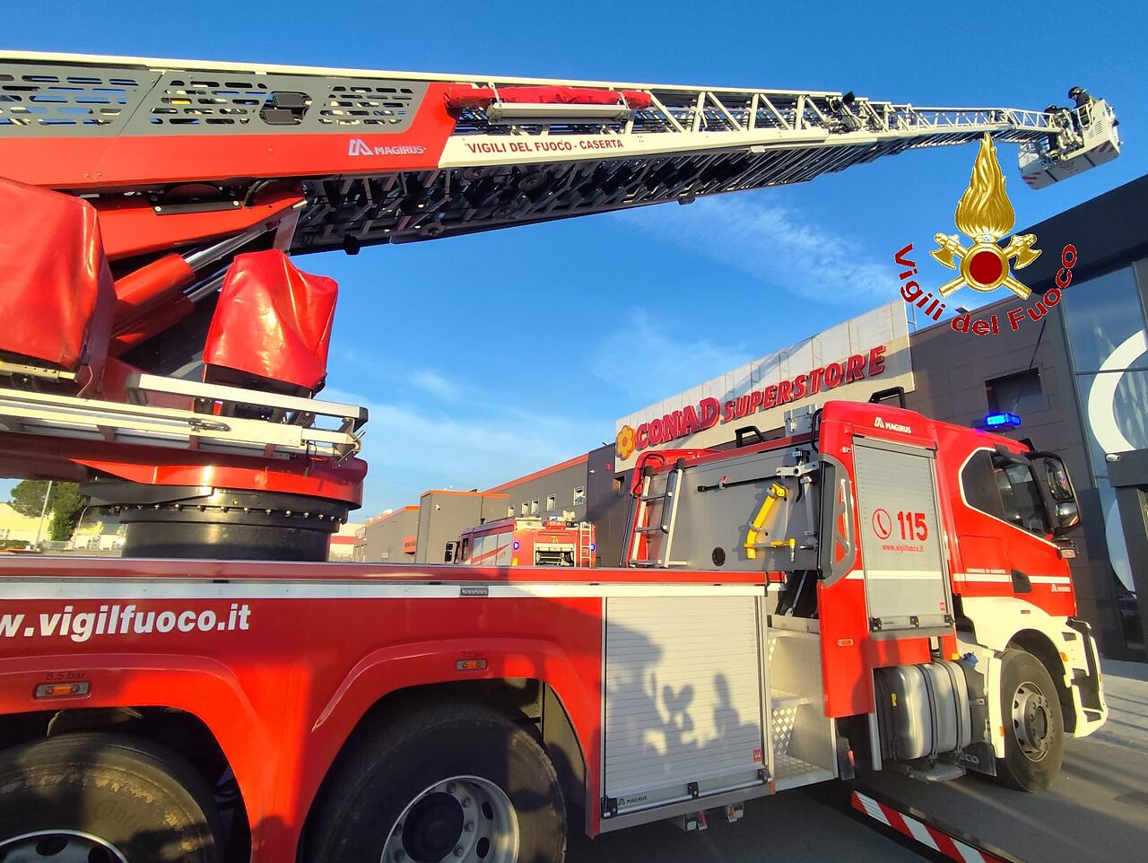 incendio maximall capodrise