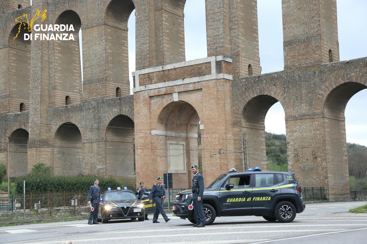 guardia di finanza maddaloni