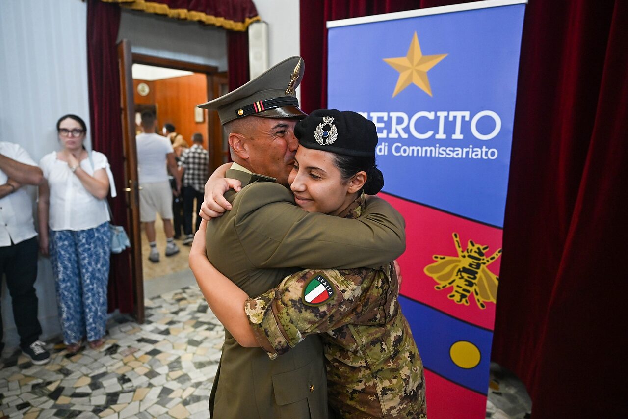 consegna basco esercito