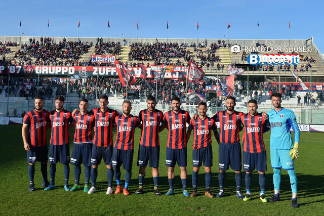 Questo è il Taranto che un anno fa, battendo 3-0 il Sorrento, chiuse il girone dandata a -6 dalla vetta