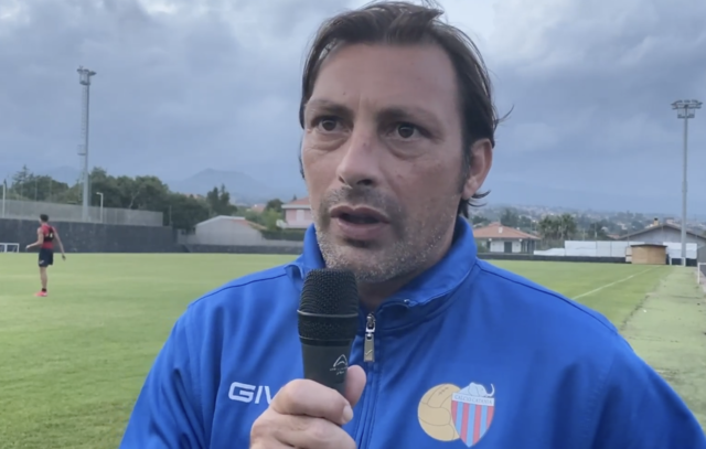 Giuseppe Raffaele, allenatore del Catania, nella foto Itasportpress