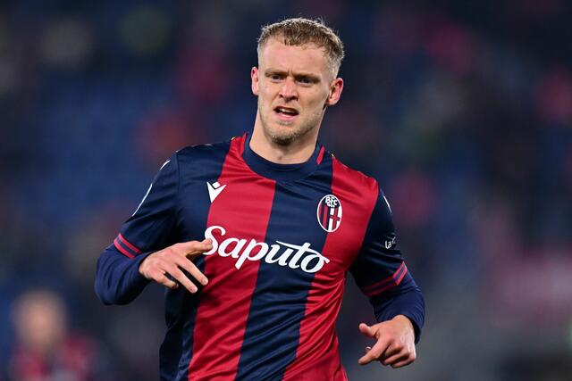 Michel Aebischer in campo col Bologna in Serie A