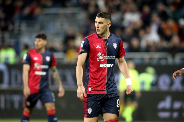 Roberto piccoli con la maglia del Cagliari 