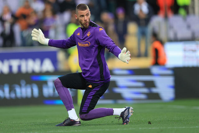 David De Gea durante un riscaldamento con la Fiorentina