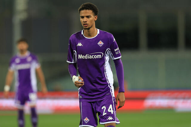 Amir Richardson con la nuova maglia della Fiorentina 