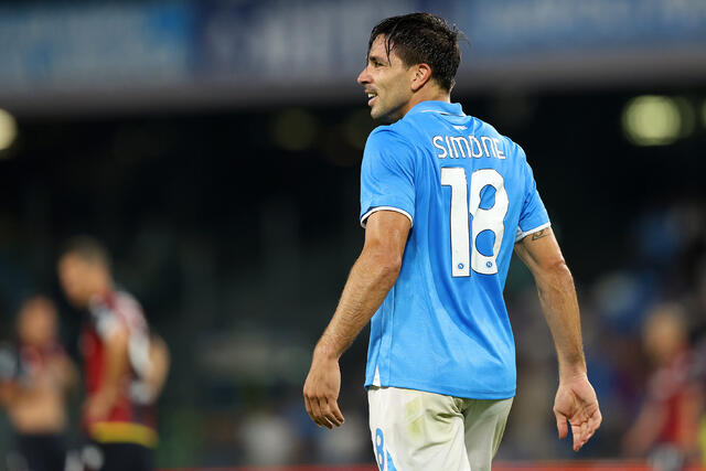 L'attaccante Giovanni Simeone con la maglia del Napoli