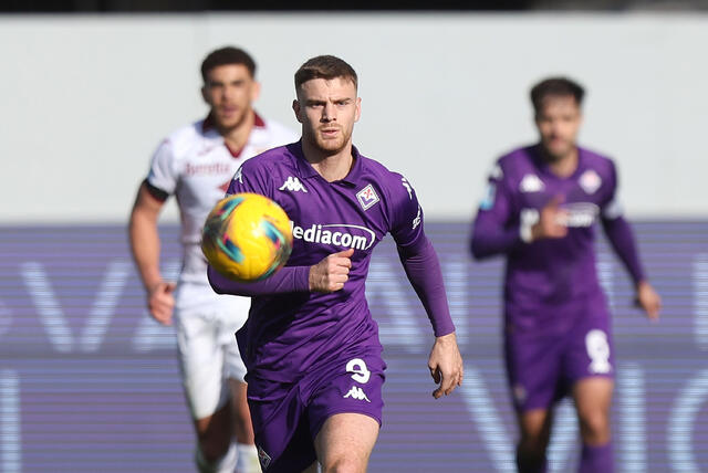 Lucas Beltran in campo con la Fiorentina 