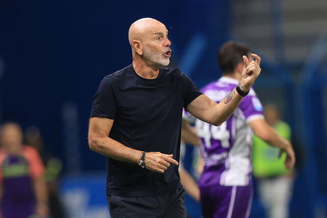 L'allenatore della Fiorentina Stefano Pioli durante una partita dei viola