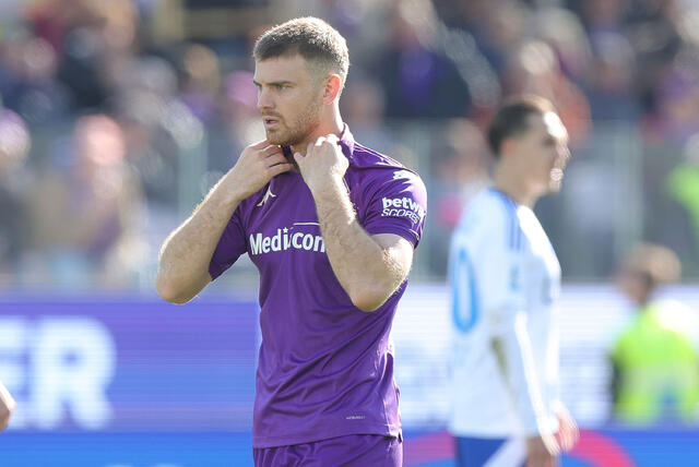 L'attaccante della Fiorentina Lucas Beltran in maglia viola 