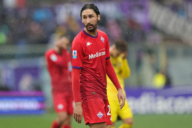 Yacine Adli in campo in trasferta con la Fiorentina