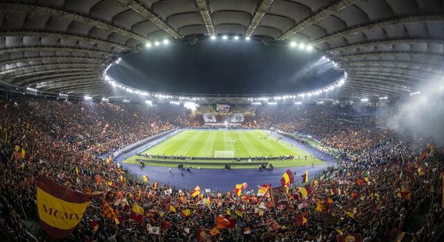 Lo stadio Olimpico di Roma sold out 