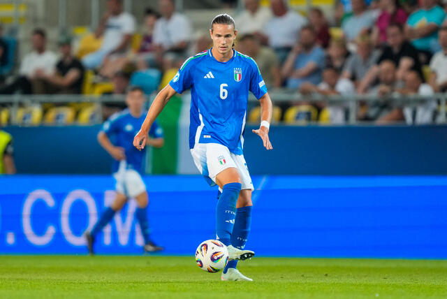 Daniele Ghilardi in campo contro la Germania con la Nazionale Italiana