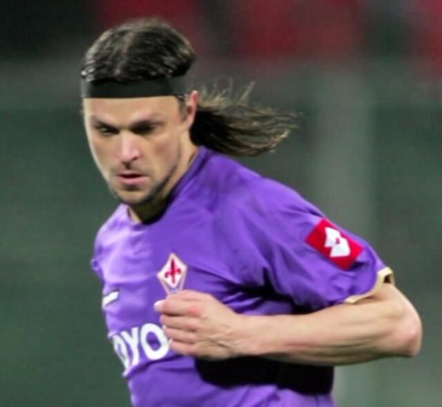 Thomas Ujfalusi con la maglia della Fiorentina 