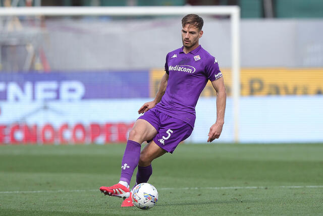 Marin Pongracic in campo con la Fiorentina 