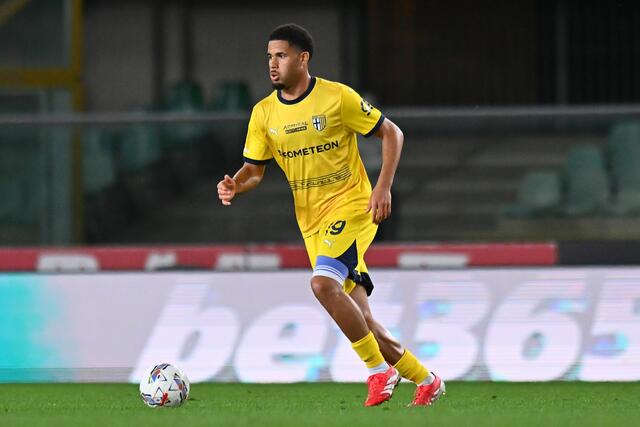 Simon Sohm in campo col Parma in Serie A