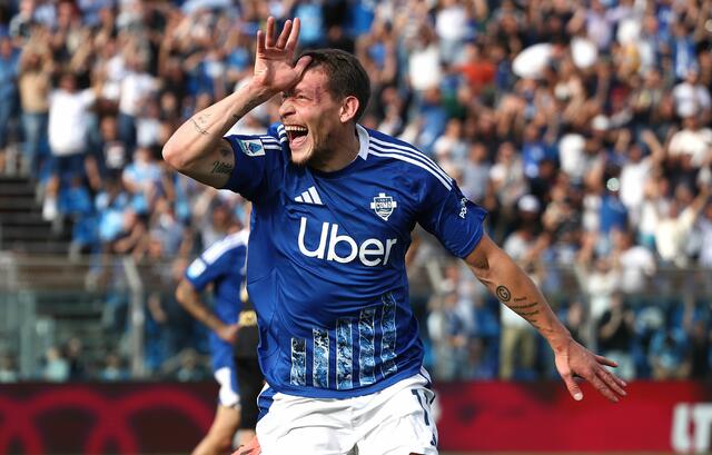 Andrea Belotti esulta dopo la doppietta al Verona con la maglia del Como in Serie A