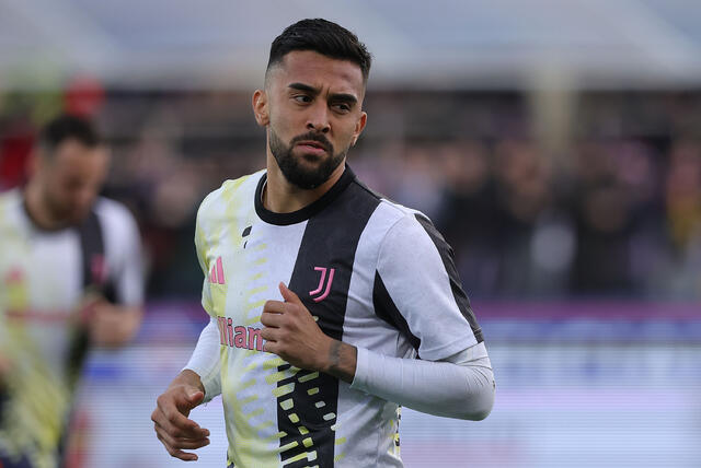 Nico Gonzalez in campo con la maglia della Juventus