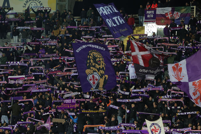 Tifosi della Fiorentina sulle gradinate del Franchi