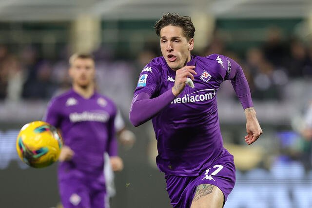 L'attaccante Nicolò Zaniolo in campo con la maglia della Fiorentina 