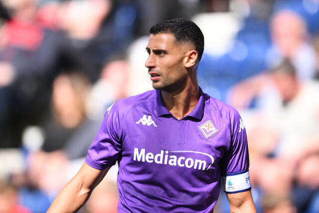 Rolando Mandragora in campo con la Fiorentina 