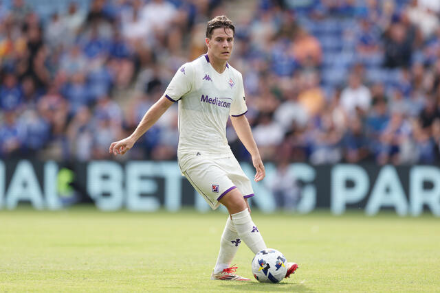 Nicolò Fagioli in campo con la maglia della Fiorentina 