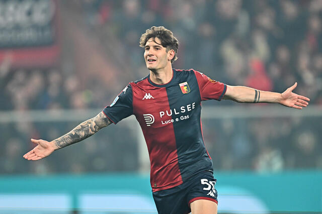 Alessandro Zanoli esulta per un gol segnato con la maglia del Genoa 