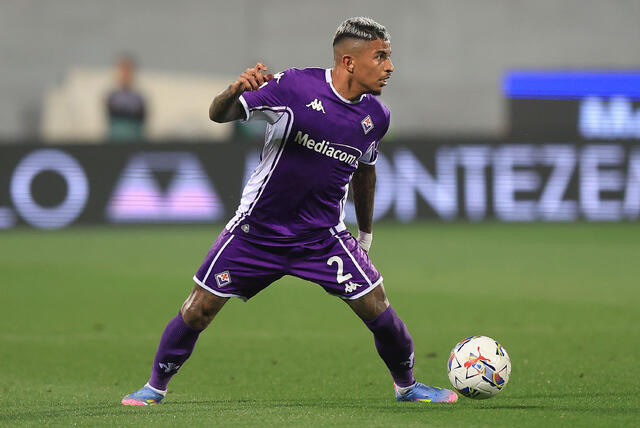 Dodò in campo con la maglia della Fiorentina 